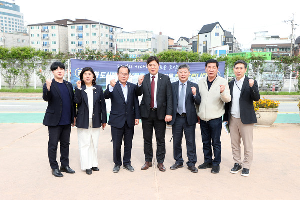 수원특례시의회 도시미래위원회,탄소중립 그린도시 조성사업 및 영화 도시재생 혁신지구 사업 현장방문 ⓒ경기타임스