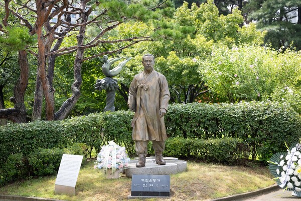 수원시 권선구 올림픽공원에 있는 필동 임면수 선생 동상.ⓒ경기타임스