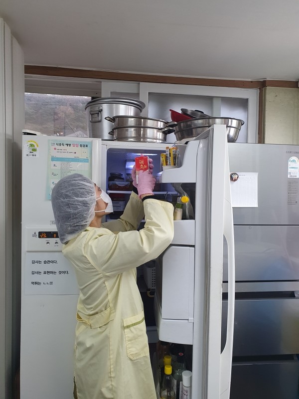 사진) 팔달구, 지역아동센터 급식 위생 점검 ⓒ경기타임스