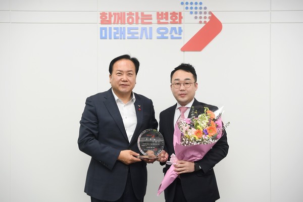 사진)오산청년회의소 이웅규 회장 1일 명예시장 위촉ⓒ경기타임스